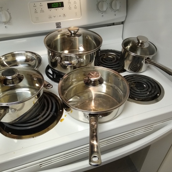 Cooks pots and pans